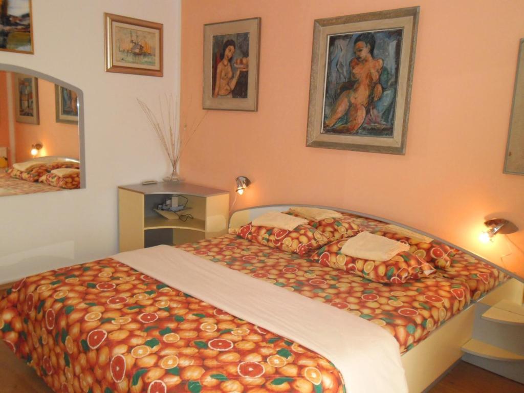 Apartments Kestenovi Dvori Opatija Room photo